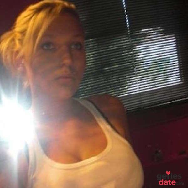 Blonde Singlefrau sucht Abenteuer Blond, Single sucht Abenteuer